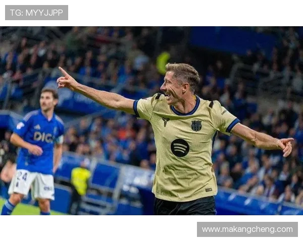 莱万替补仅出战二十二分钟梅开二度闪耀全场助巴萨轻取瓦伦西亚